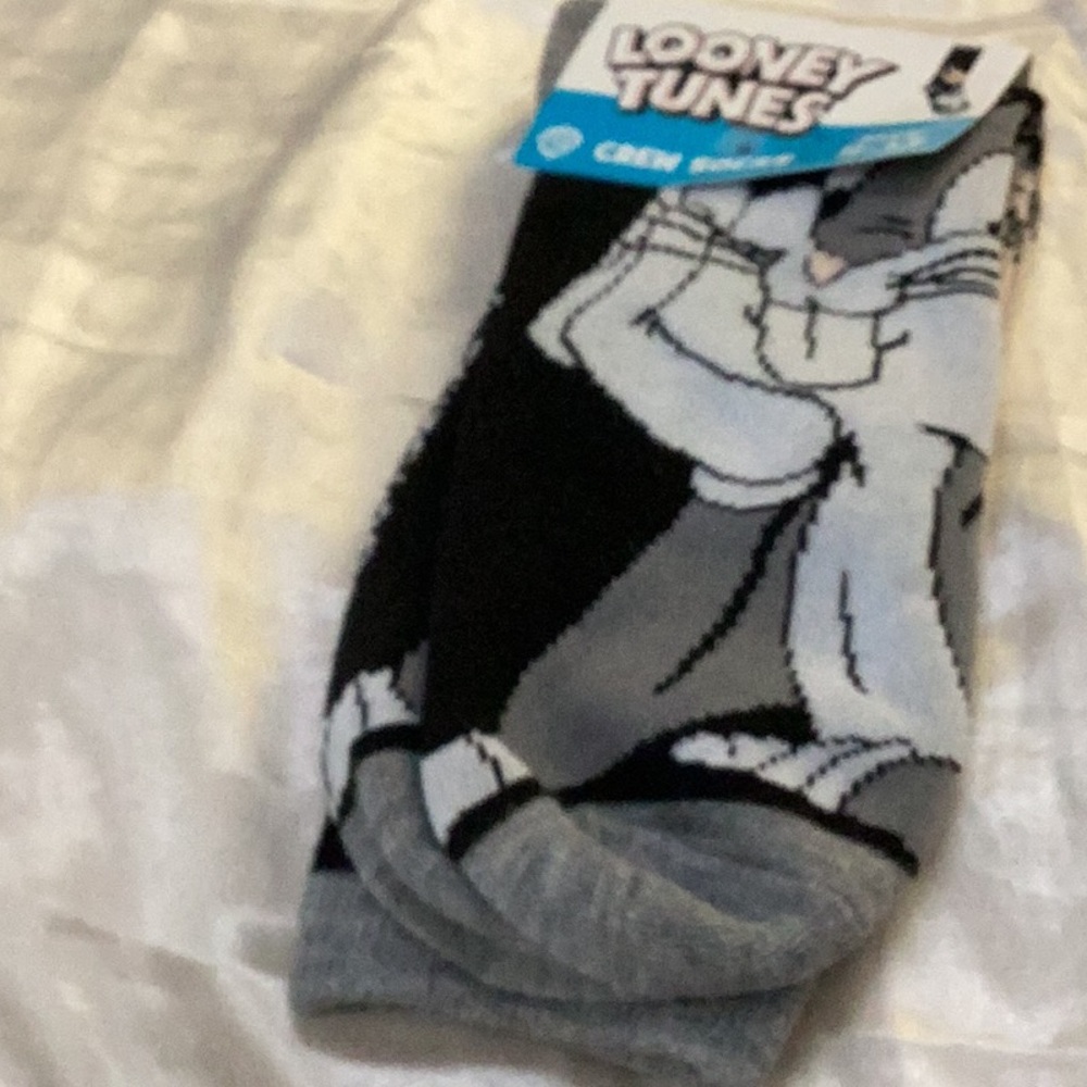NWT Unisex Looney Tunes Bugs Bunny Socks So Fun To Wear